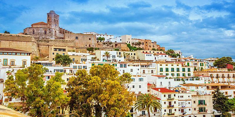 Ride the Waves: Top 5 Surfing Spots in Ibiza You Can't Miss